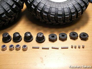 Axial(アキシャル)・SCX10・ジープ ラングラー G6 製作記 ～ タイヤ＆ホイールの組み立て４